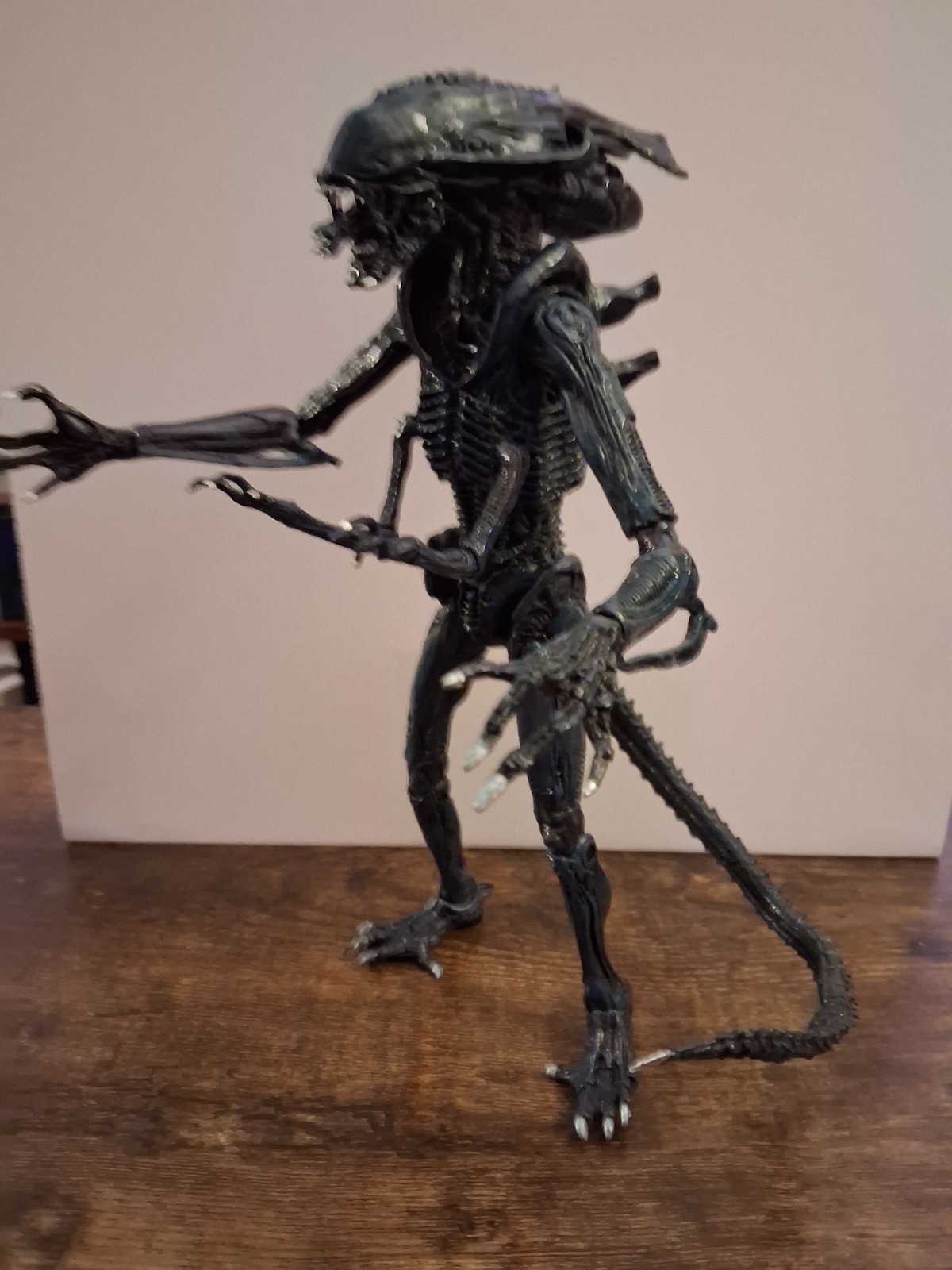 NECA Custom Xenomorph Young Alien Queen / Praetorian Figure AvP