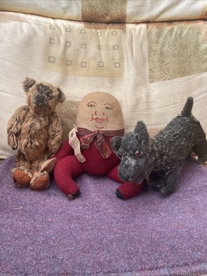 Alter Teddybär, Chad Valley Hund mit Knopf und Humpty Dumpty mit Zettel