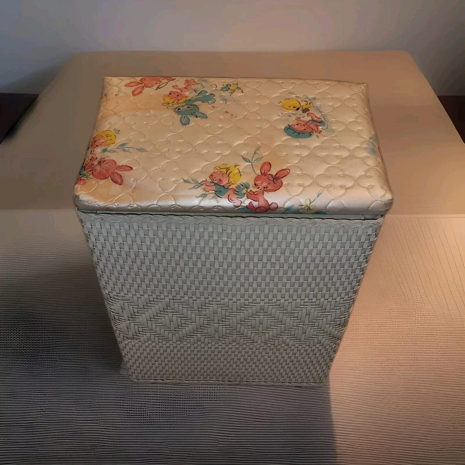 VTG Badger Wicker Woven Laundry Hamper Clothes Basket Ducks & Bunnies Nursery - Image 2 of 4