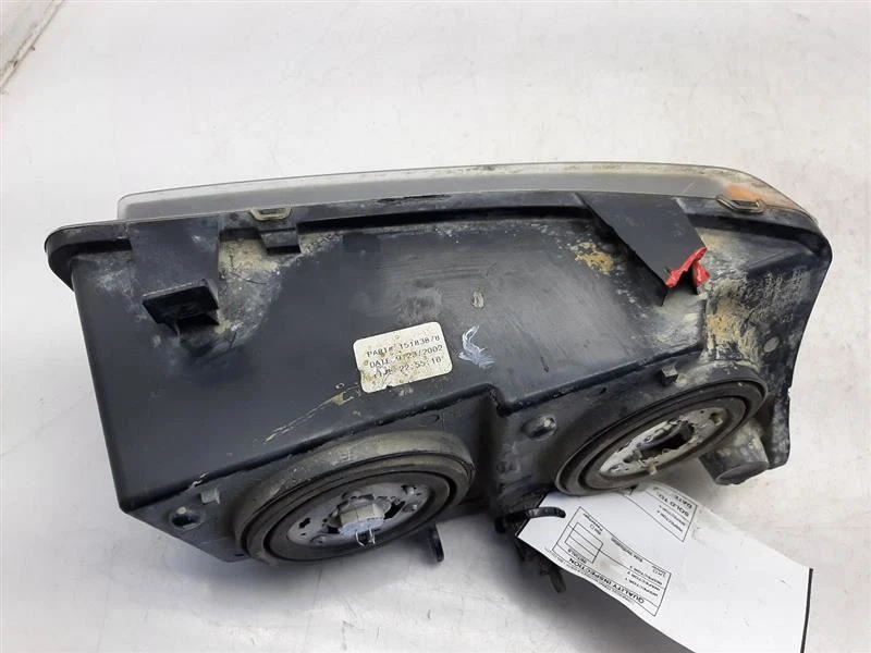 Driver Left Headlight 00-06 CHEVROLET SUBURBAN 1500 16526133 - Image 4 of 4