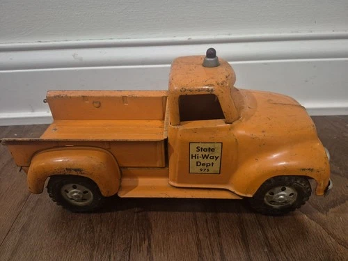 VINTAGE  TONKA STSTE HI-WAY DEPT PICK UP TRUCK TOY    688-E
