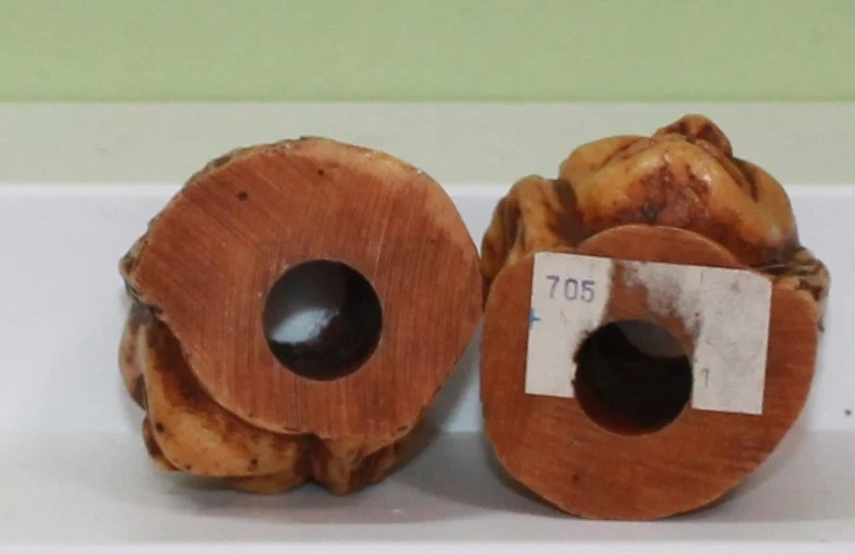 2 Perline Testa Indiana Vintage Macramè Ceramica Argilla Non Smaltata - Immagine 3 di 3