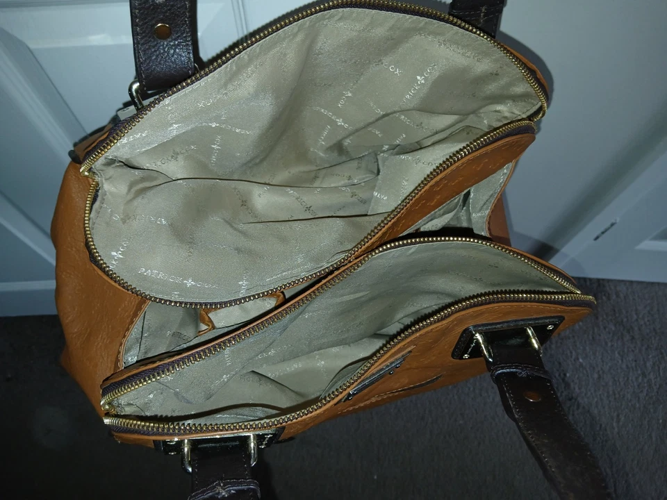 Patrick Cox Large Tan Fleur-de-Lis Leather Shoulder Bag - Image 3 of 4