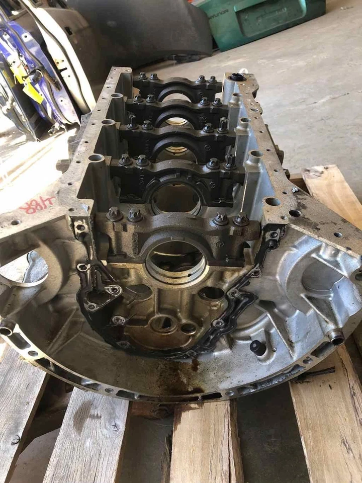 Mercedes Benz CLS500 2006 conjunto de bloque de culata de motor sedán de 5,0 L tracción trasera OEM Foto 3 de 4