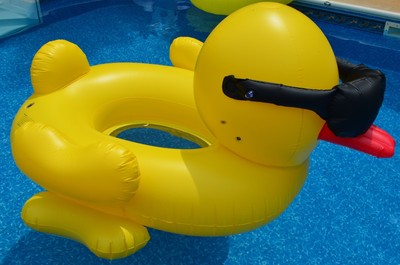 6ft inflatable duck