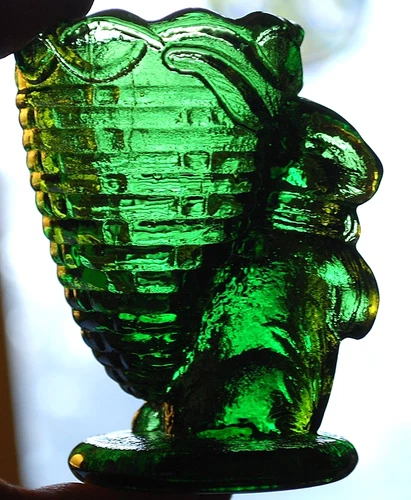 Vtg FENTON Emerald Green Glass BUNNY W BASKET Easter Egg Or Toothpick Holder