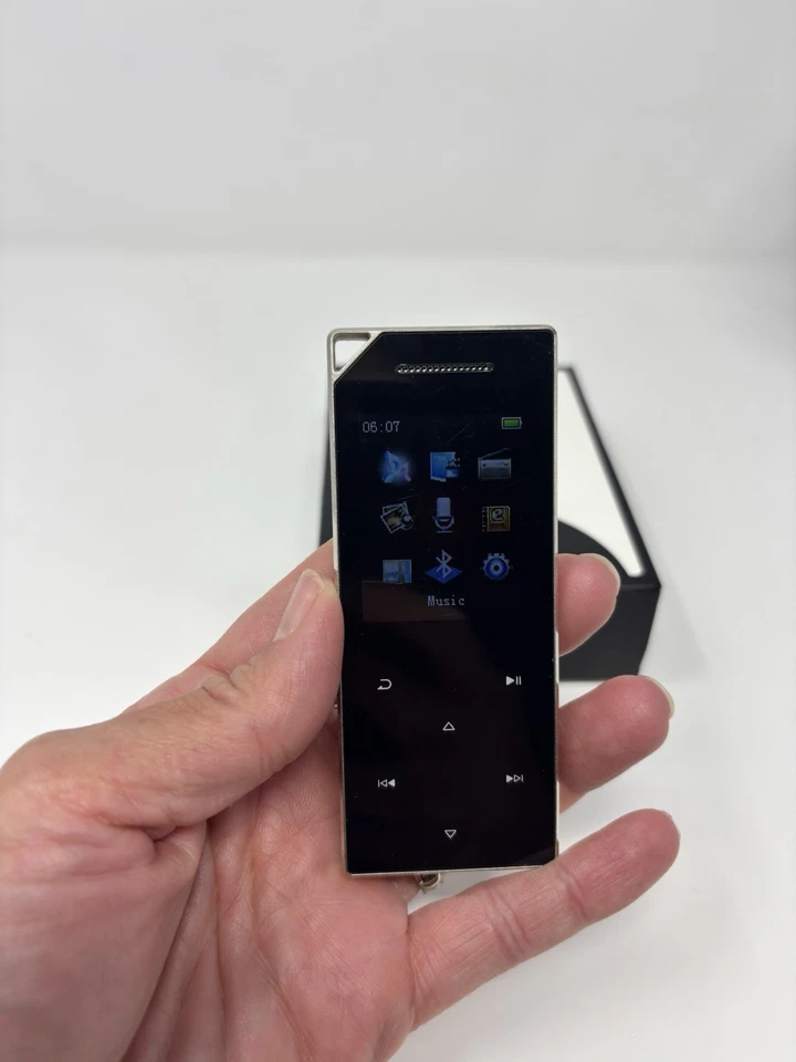 Bluetooth MP3 Player RUIZU 8GB Portable Music Player w/ FM Radio Black - Image 2 of 4