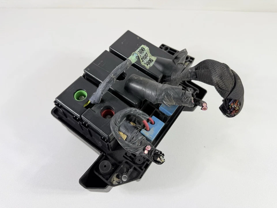 1999–2004 Blazer Jimmy S10 Sonoma Bravada Under Hood Fuse Relay Box OEM 12174265 - Image 4 of 4