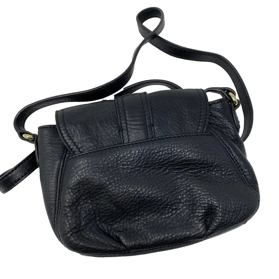 MICHAEL KORS “CHARLTON” 小号黑色皮革包,斜挎包带金色闭合 — 第 4/4 张图片