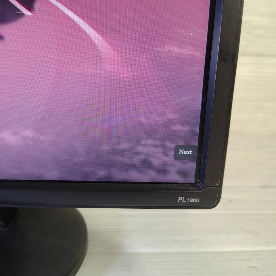 Planar 19" LCD Monitor 1280 x 1024 w/ VGA Cord & Power Supply - PL1900 - Image 4 of 4