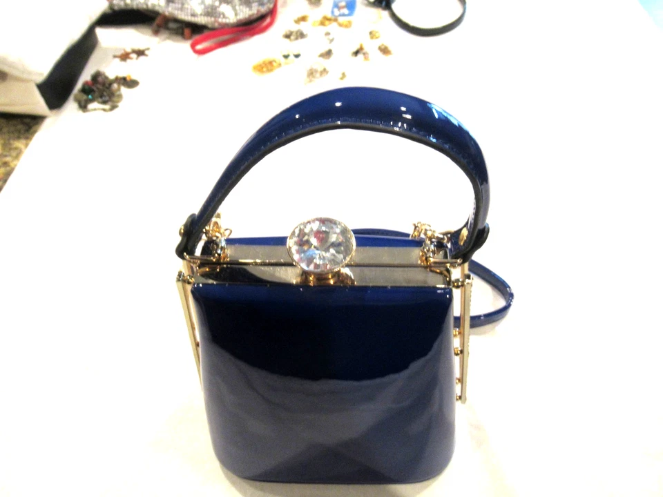 Blue shiny handbag, giant rhinestone clasp, gold-colored hardware - Image 2 of 4