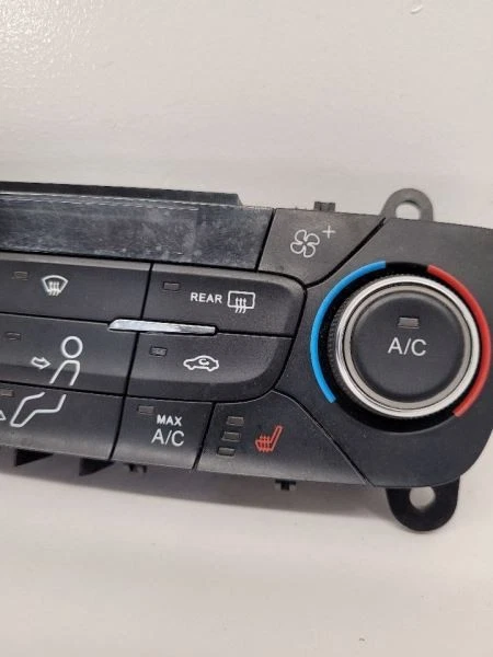 Передний автоматический регулятор температуры 2017 FORD ESCAPE   - Изображение 2 из 4