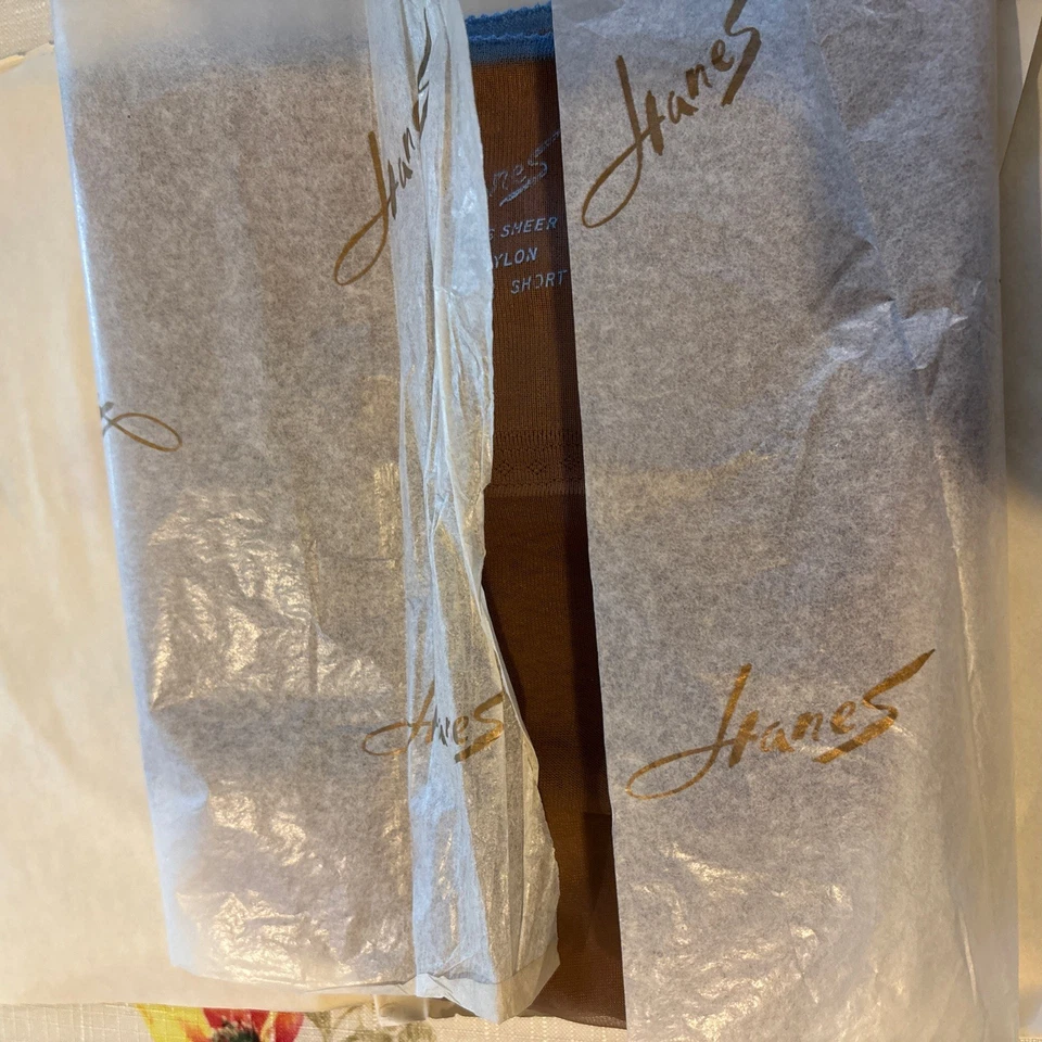 2 PR De Colección HANES WALKING NAILON DERECHO TRANSPARENTE Medias Liguero Talla 10 Sh Bronceado Nuevo de Lote Antiguo Tejido Foto 2 de 4