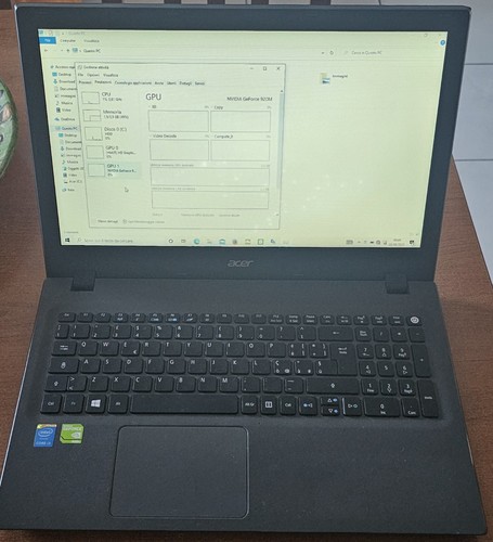 Notebook Acer Aspire E5-573G i3-4005U 1.7GHz 4Gb 500Gb DVD-RW 15.6' Windows 10