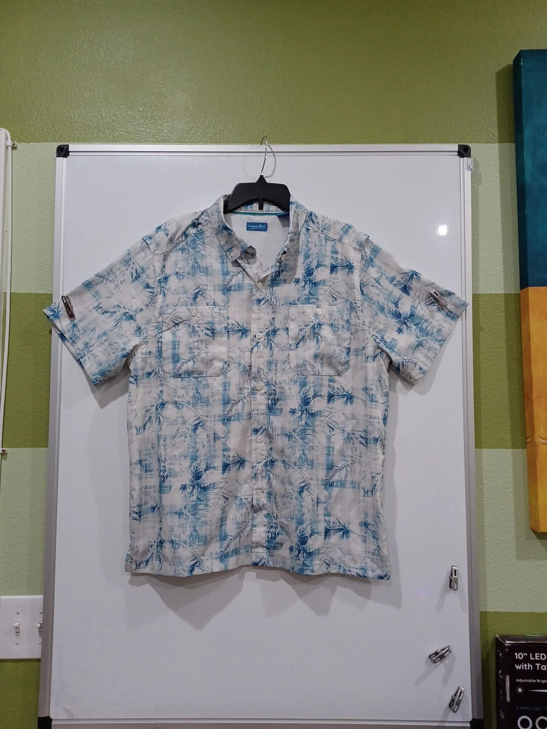 Carribbean Joe Men's Lg Blue & White Aloha Hawaiian Fishing Shirt
