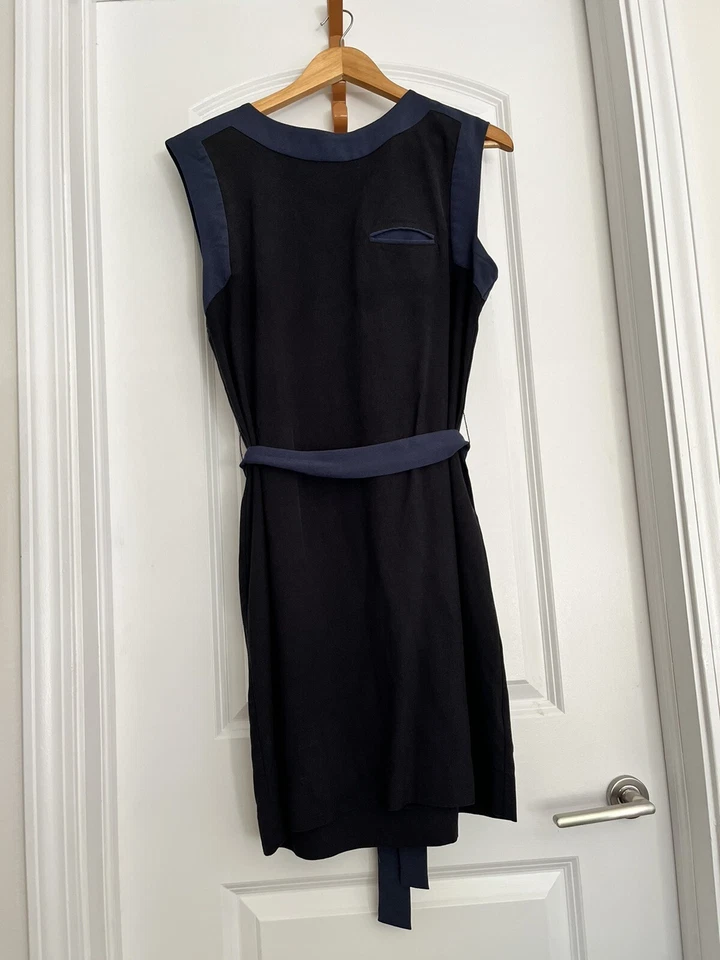 Vestido Lacoste 100% Seda Negro Azul Sin Mangas Corbata Cintura EE. UU. 8/M Lagenlook Carrera Foto 2 de 4