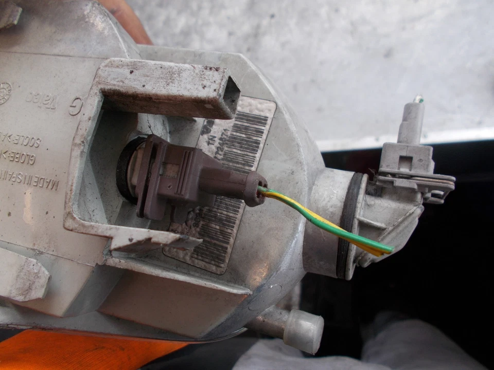 RENAULT LAGUNA MK2 2001 LADO DEL PASAJERO LUZ INDICADORA LADO CERCANO G7700820126 Foto 3 de 4