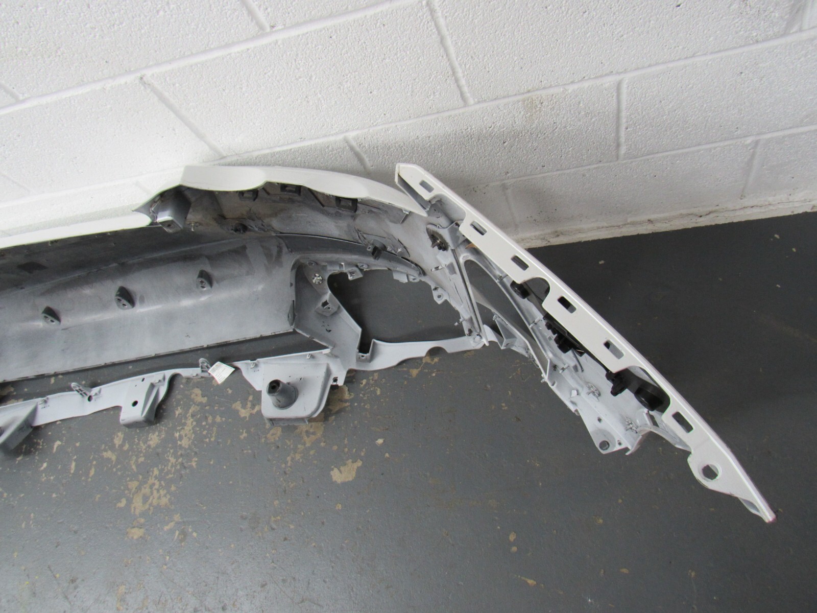 2021-2022 FERRARI 812 GTS F152R ORIGINAL REAR BUMPER COVER WITH SENSOR HOLES