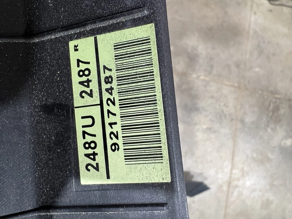 Juego de panel de llenado de moldura lateral asiento trasero Pontiac G8 O8-09 92172487 / 92172488 Foto 3 de 4