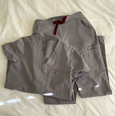 FIGS Women s Gray Solid Scrub Set Size XXS