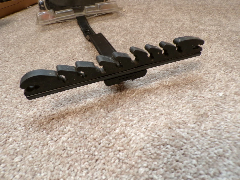 Vintage Martin #3902 Super Quiver 10 Arrow w/ Advantage Camo NO MOUNT HARDWARE - Image 4 of 4