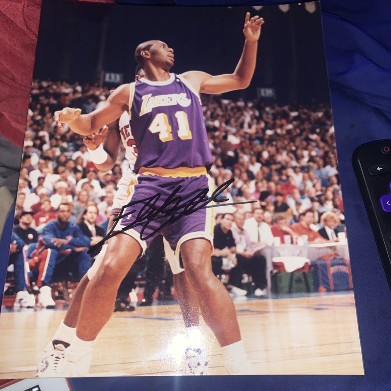 Elden Campbell Hand Signed 8x10 Color Photo Los Angeles Lakers