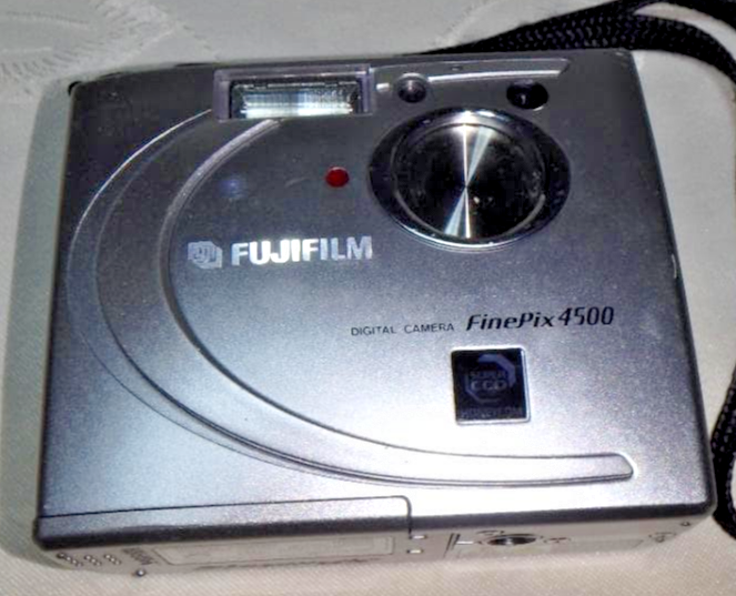 FUJIFILM Fuji FinePix 4500 Digital Compact Camera Tested and