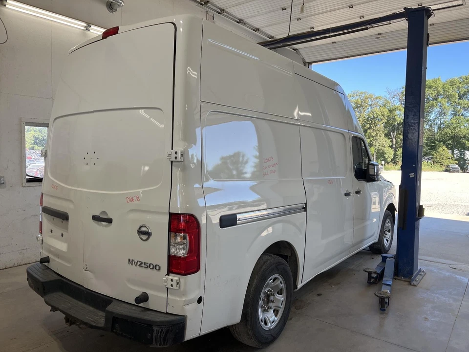 Used Front Right Seat Belt Front fits: 2020 Nissan Nv 2500 bucket passenger retr - Image 3 of 4
