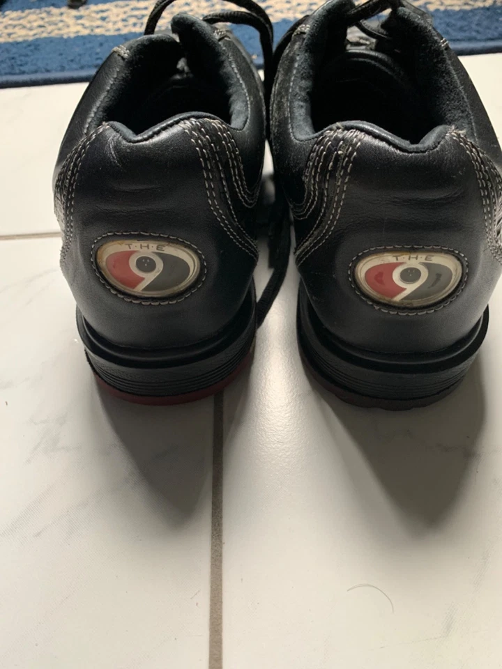 Dexter the 9 mens bowling shoes 10 Wide in great condition - Image 1 of 2