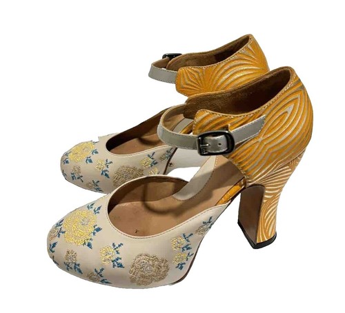 JOHN FLUEVOG LAUREATES \