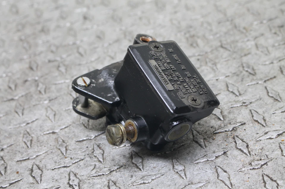 86-87 KAWASAKI ELIMINATOR 600 ZL600 FRONT BRAKE MASTER CYLINDER - Image 2 of 4