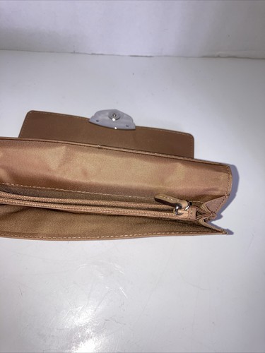 Vintage Liz Claiborne Wallet Tan and Brown - Picture 4 of 8