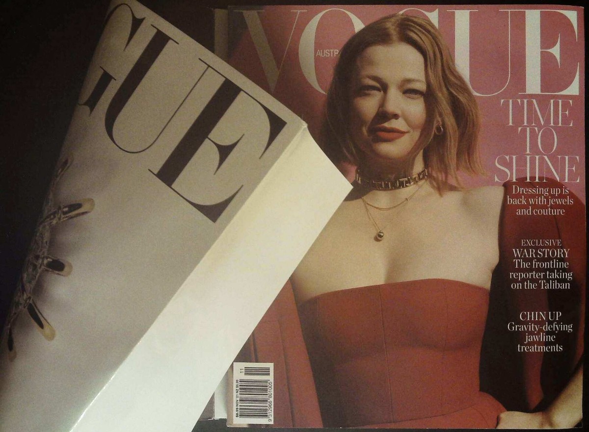 VOGUE Australia 11/2021 SARAH SNOOK Kerolyn Soares JULIA VAN OS