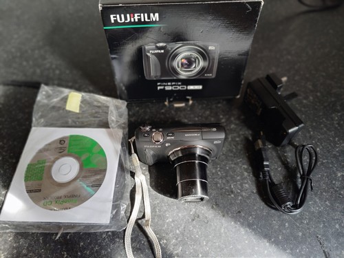 FUJIFILM FINEPIX F900EXR Compact Digital Camera 16MP 20X 1080p Video 16GB BOXED - Picture 6 of 13