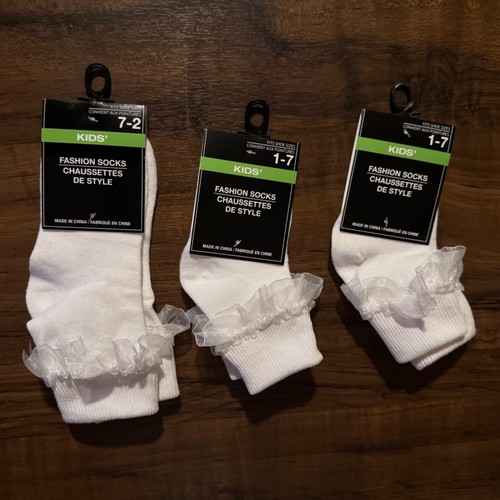 Y2K Girl Lace Socks - Picture 2 of 3