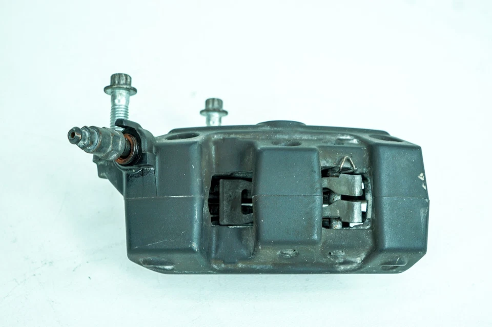 1 pinza de freno delantera derecha OEM 13 Harley Street Glide Touring FLH 44023-08 1367 Foto 2 de 4