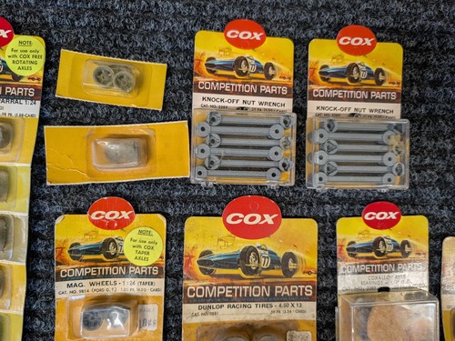 VINTAGE COX SLOT CAR LOT OF ORIGINAL PARTS & ACCESSORIES 1960's NEW OLD STOCK - Picture 3 of 6