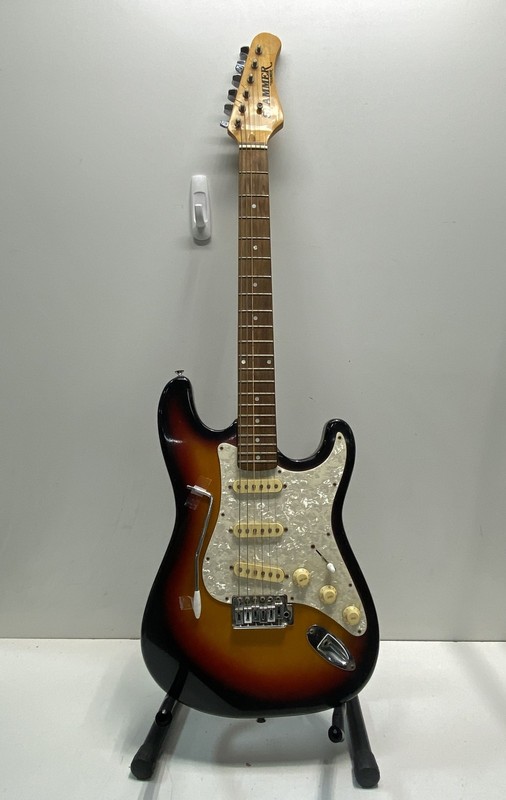 Slammer by Hamer DA-3/3 SB Strat Style Electric Guitar Sunburst SSS Tremolo