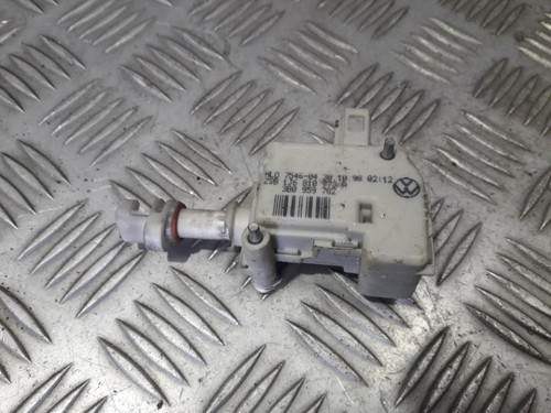 1j6810773a Stellmotor Microschalter, Heckklappe Heckklappenschlos DE530150-86