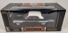 1962 Oldsmobile Starfire 118 Scale Diecast Road Signature Seriesexcellent