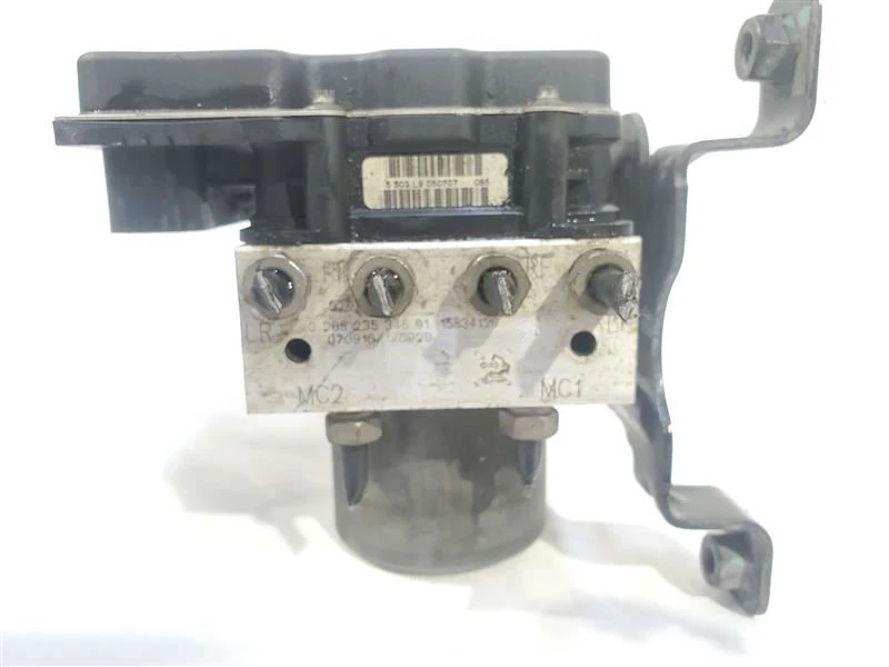 Conjunto de bomba de freno antibloqueo tracción trasera OEM 2008 Chevrolet Suburban 1500 Foto 4 de 4