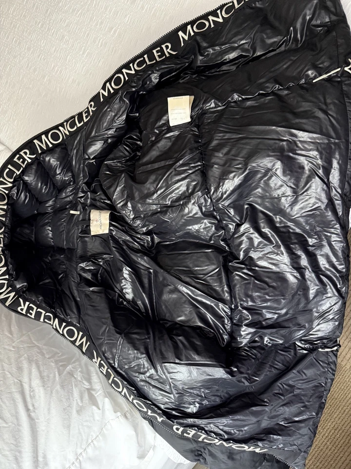 Chaqueta acolchada Moncler para hombre talla grande Foto 4 de 4