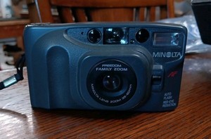 Minolta Freedom Family Zoom AF 35-90mm 35mm Point & Shoot Film Camera Tested