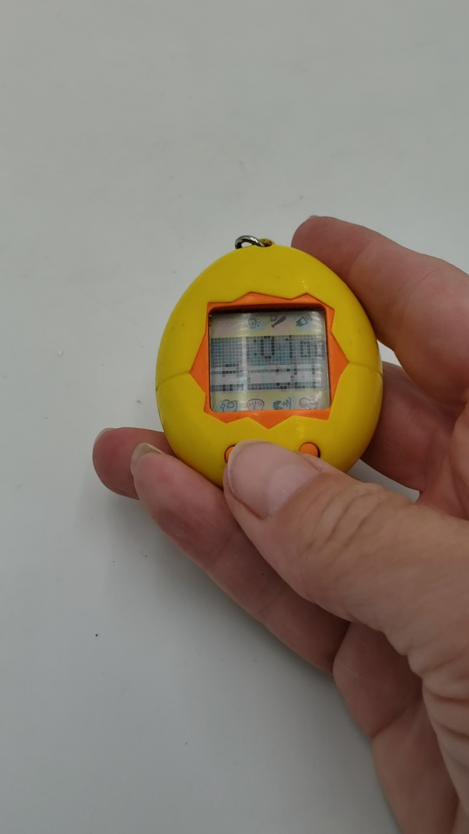 【新品未使用】BANDAI TAMAGOTCHI デジタルペット 1997年製 Vintage 1997 Tamagotchi Bandai Lime Green Yellow Virtual Pet
