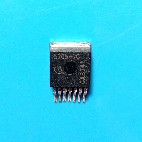 1Pcs Ic Infineon To-263-7 Tle5205-2G Tle52052G 5205-2G