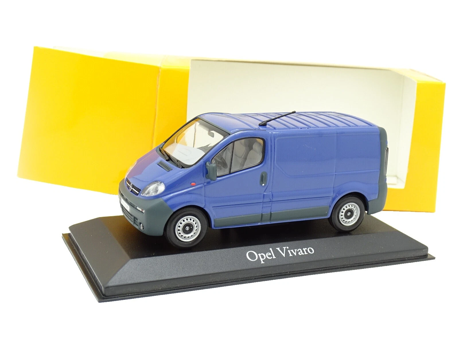 Современные литые фургоны MINICHAMPS