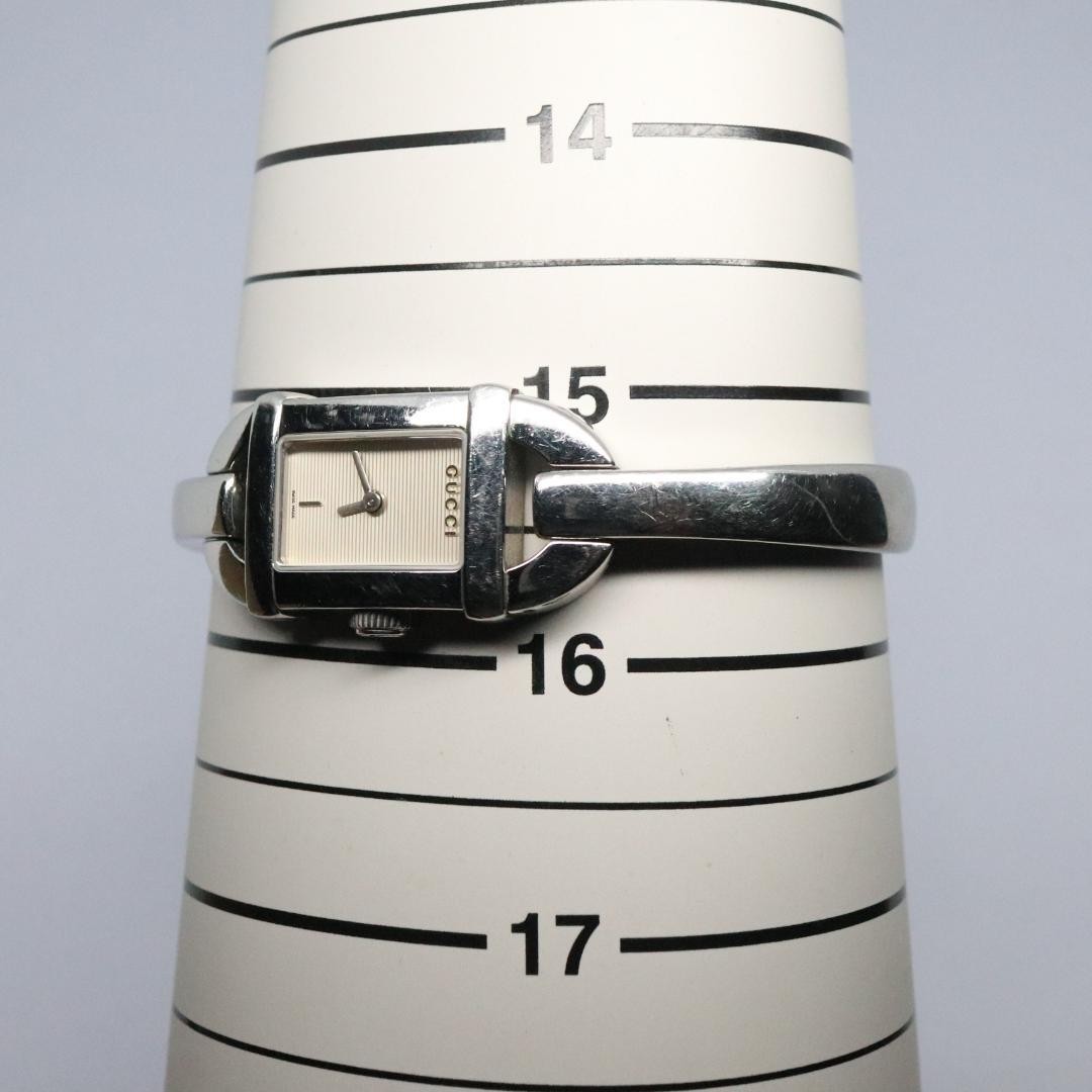 GUCCI Ladies Rectangular Silver Analog Watch 6800… - image 7