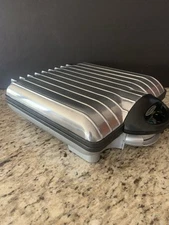 Vintage VillaWare 2001 Waffle Maker Waffler Silver Classic 4 Square Tested