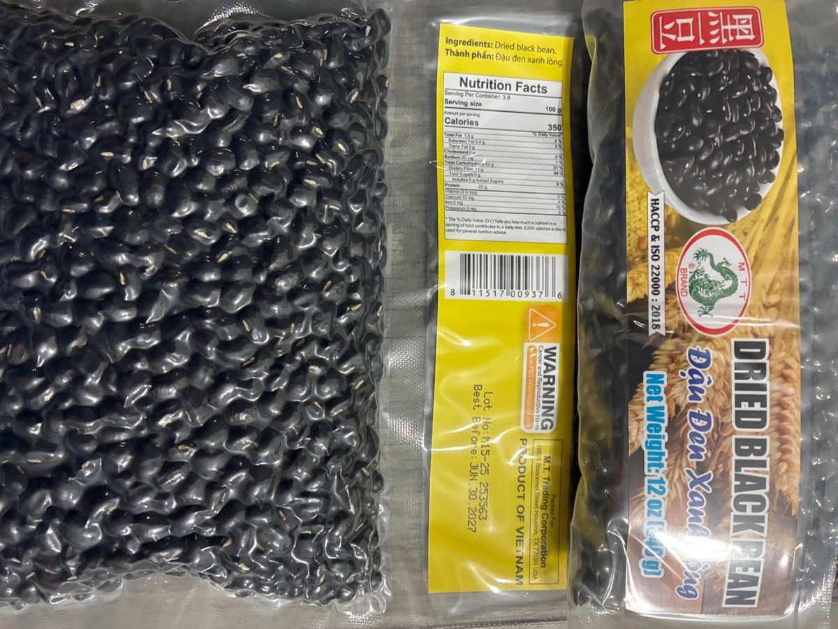 Peeled Slit Bean/Black bean -Green kernel- Dau den xanh long