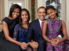 GLOSSY PHOTO PICTURE 4x6 Barack Obama Michelle Obama Family Smiling